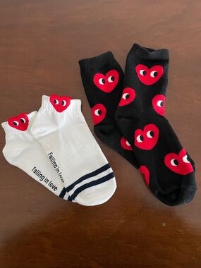 Women’s Heart Graphic Sock Duo - Black Crew & White Ankle
